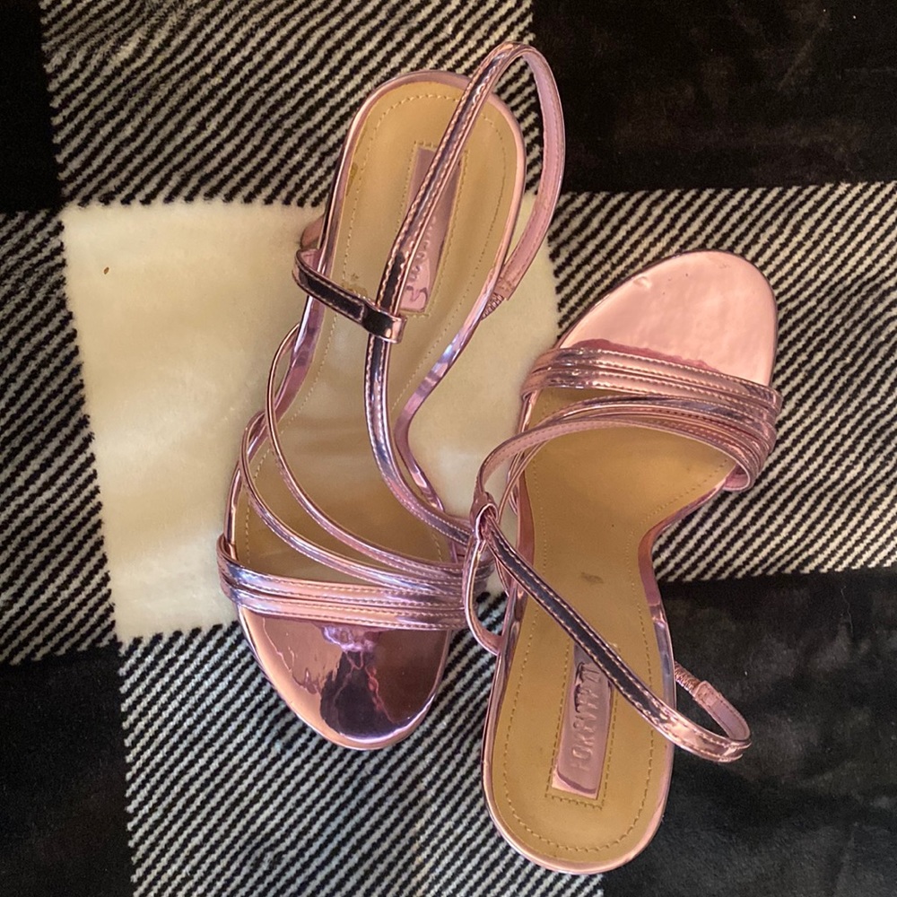 Women heels (Size 6.5) FOREVER21